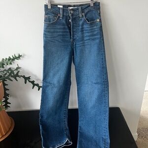 Levi's ribcage jeans